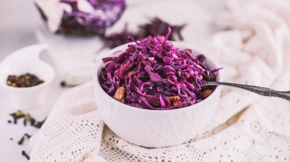 Quick pickling cabbage