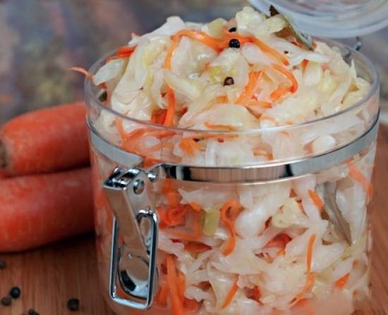 Quick pickling cabbage