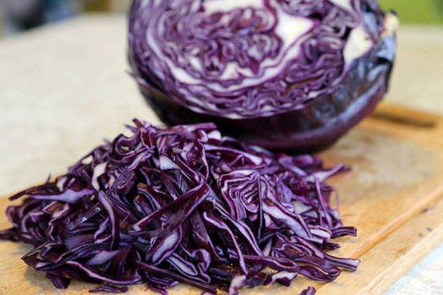 Quick pickling cabbage