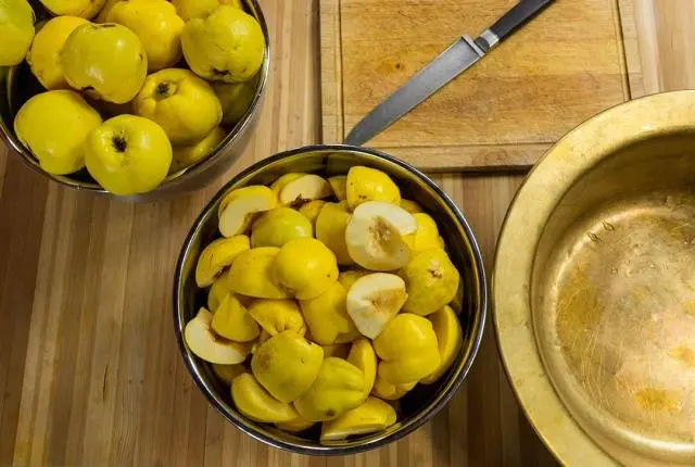 Quince jam: cooking recipe