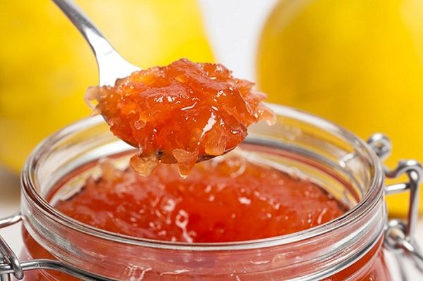 Quince jam: the benefits of quince treats, a classic recipe, with apples, through a meat grinder, with oranges