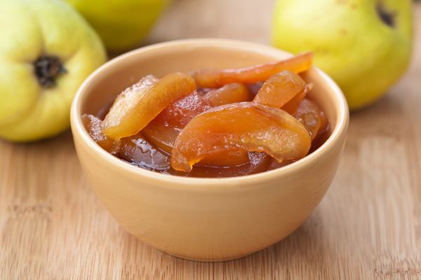 Quince jam: the most delicious step-by-step quince dessert recipes through a meat grinder and in a slow cooker