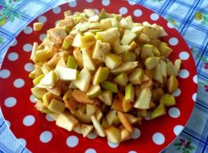 Quince jam with nuts and lemon