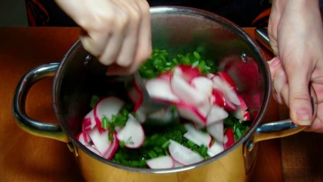 Radishes for the winter: preparations, salad recipes