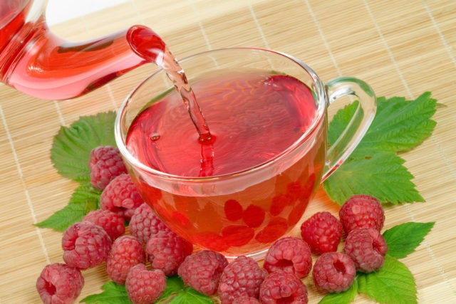 Raspberries at a temperature: possible or not, recipes