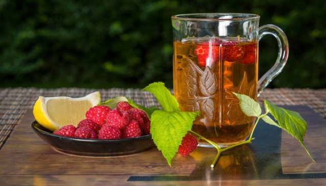 Raspberries at a temperature: possible or not, recipes