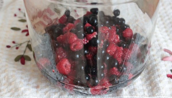 Raspberry and currant compote (red, black): recipes for the winter and for every day