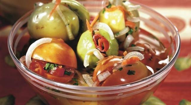 Recipe for green tomatoes with garlic for the winter