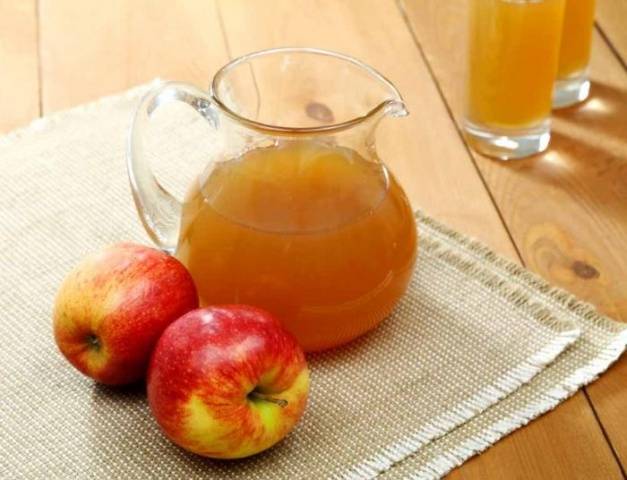 Recipe for homemade apple wine with a glove 