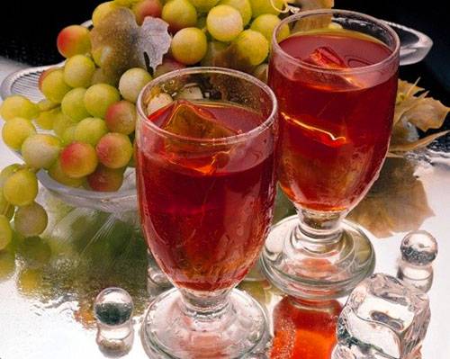 Recipe for homemade grape wine + photo