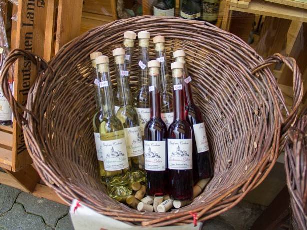 Recipe for homemade grape wine + photo