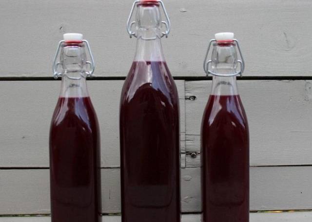 Recipe for homemade grape wine + photo