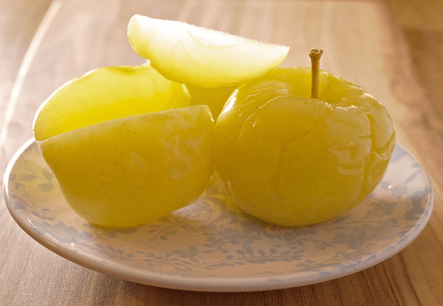 Recipe for pickled apples for the winter in a bucket 