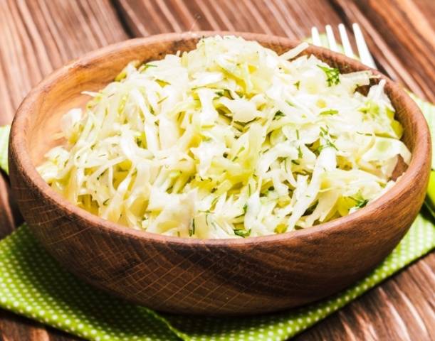 Recipe for pickled cabbage with honey and horseradish