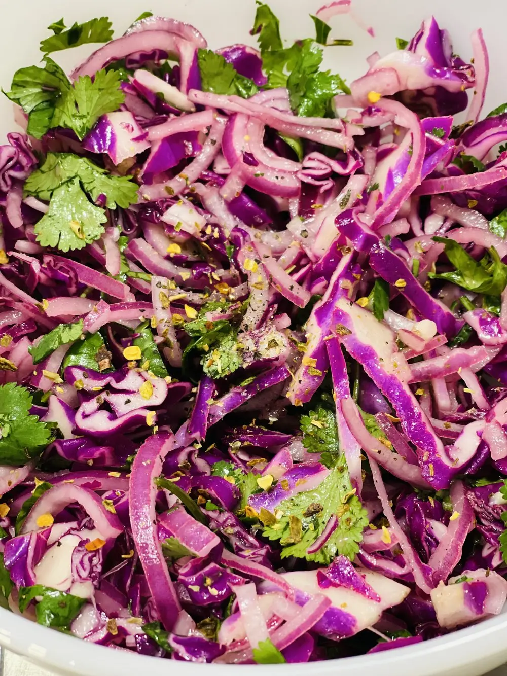 Recipe for pickled cabbage with honey and horseradish