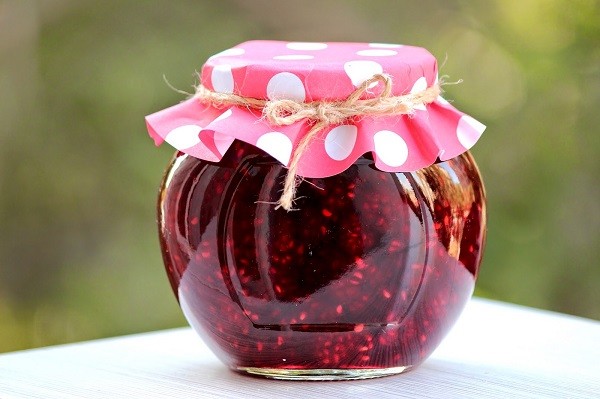 Recipe for raspberry jam with whole berries