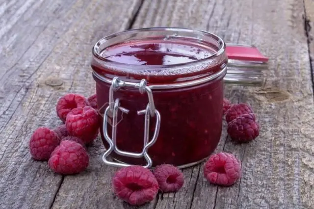 Recipe for raspberry jam with whole berries