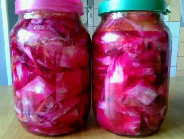 Recipe for red pickled cabbage with beets