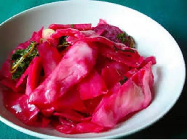 Recipe for red pickled cabbage with beets