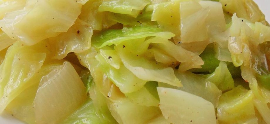 Recipe for salted cabbage with butter