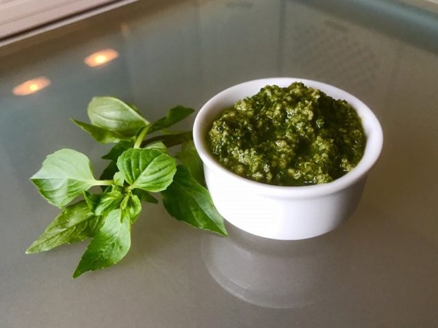 Recipe for winter basil sauce