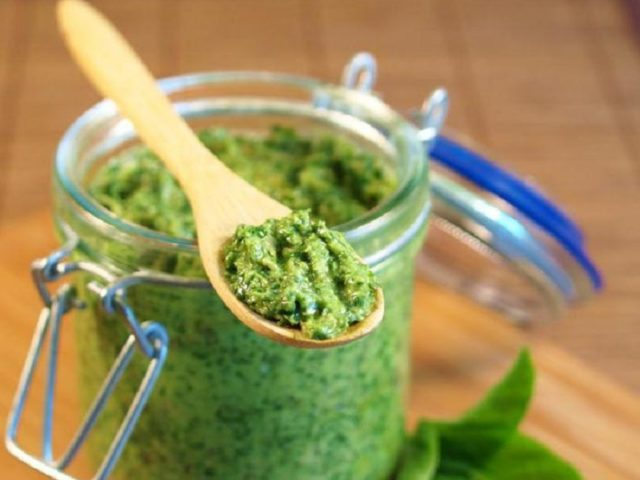 Recipe for winter basil sauce