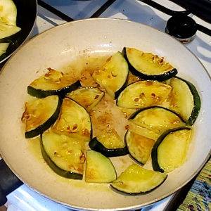 Recipe for zucchini caviar with tomatoes 