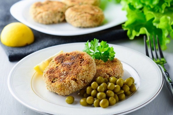 Recipes for cooking cutlets and zrazy with mushrooms