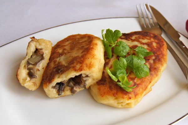 Recipes for cooking cutlets and zrazy with mushrooms