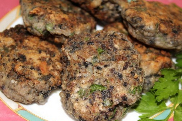 Recipes for cooking cutlets and zrazy with mushrooms