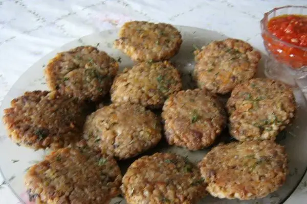 Recipes for cooking cutlets and zrazy with mushrooms