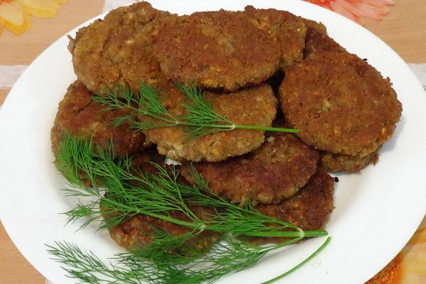 Recipes for cooking cutlets and zrazy with mushrooms