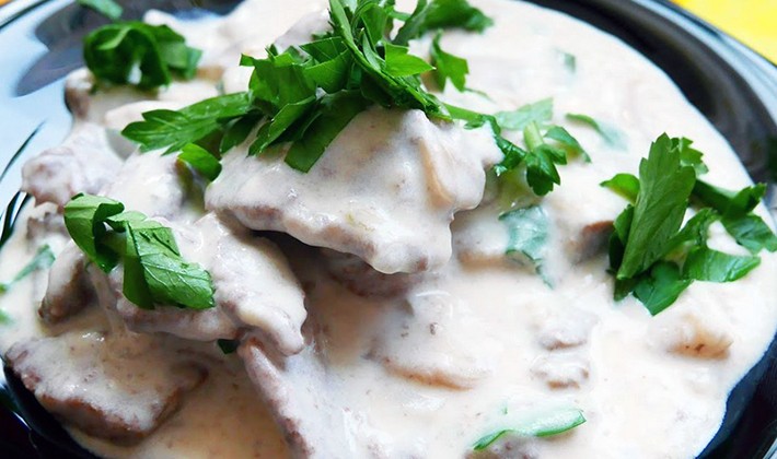 Recipes for cooking meat with mushrooms in sauce