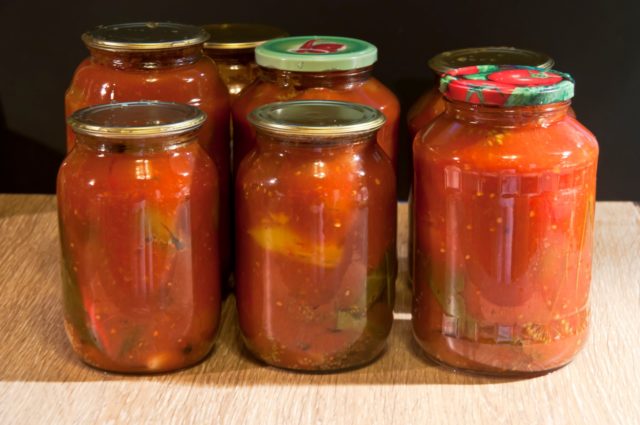 Recipes for cucumbers in tomato juice for the winter: pickling and canning rules