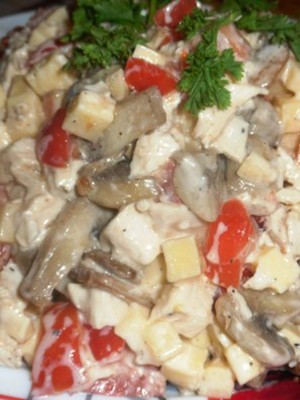 Recipes for delicious salads with champignons and sweet peppers