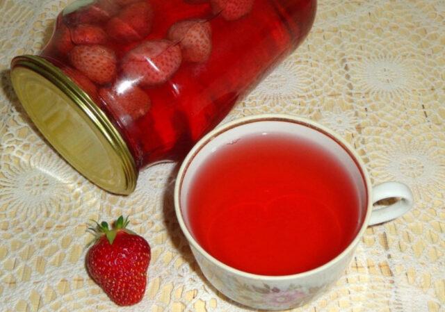 Recipes for making strawberry and orange compote for the winter