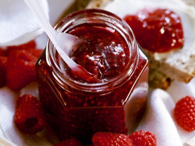 Recipes for making strawberry and raspberry jam for the winter