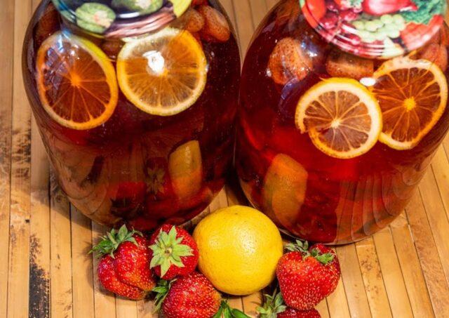 Recipes for making strawberry compote with lemon for the winter