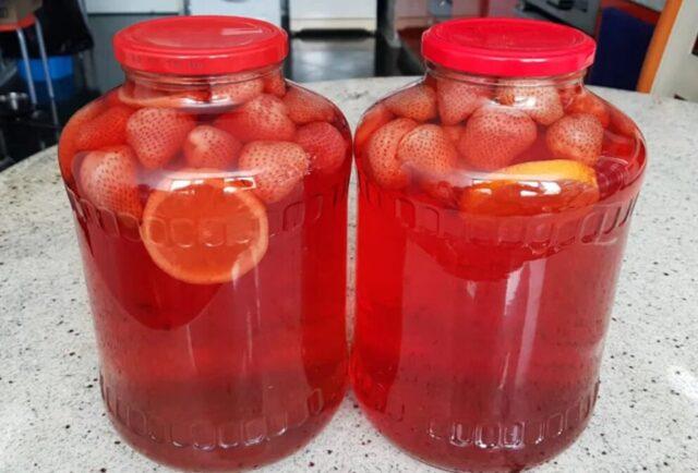 Recipes for making strawberry compote with lemon for the winter