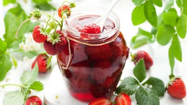 Recipes for making strawberry jam with mint