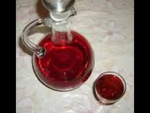 Recipes for making strawberry tincture, moonshine liqueurs