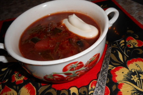 Recipes for mushroom soup and borscht