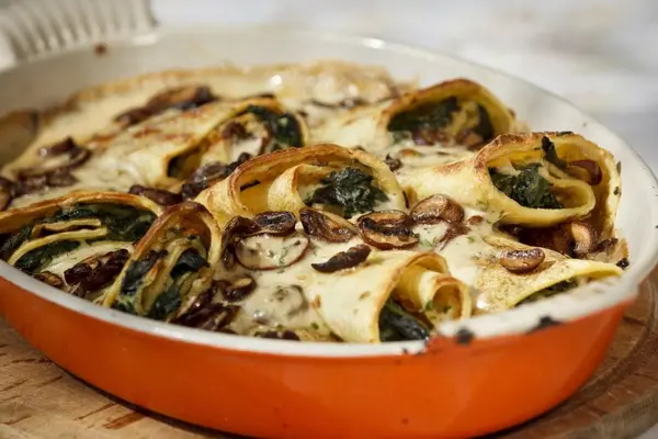 Recipes for pancakes stuffed with mushrooms