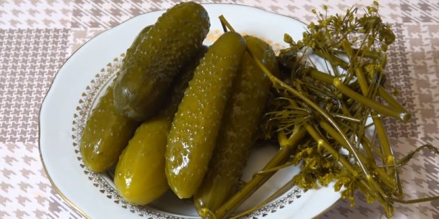 Recipes for pickled and pickled cucumbers with horseradish