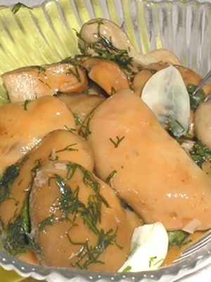 Recipes for pickled mushrooms prepared without sterilization