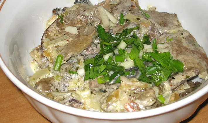 Recipes for porcini mushrooms in sour cream