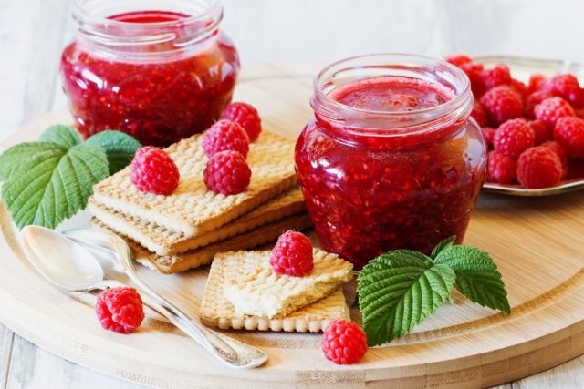 Recipes for raw raspberry jam for the winter