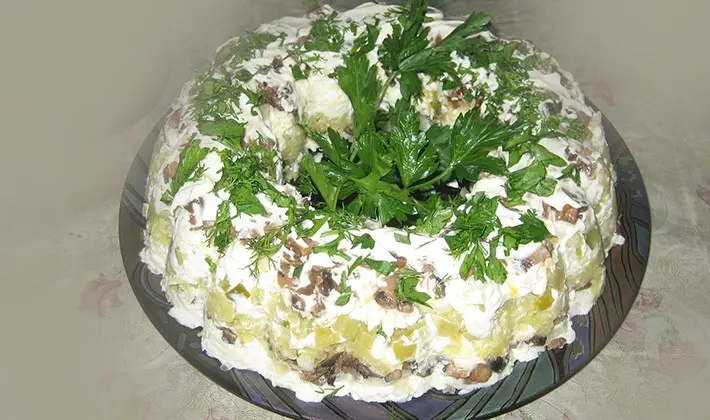 Recipes for salads from porcini mushrooms (with photo)