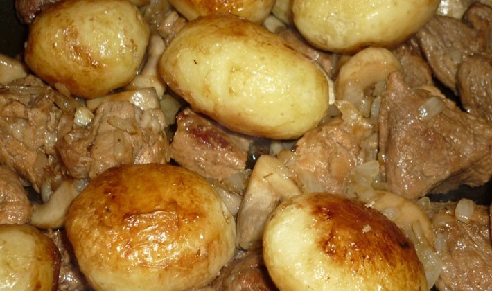 Recipes for stewed potatoes with meat and mushrooms