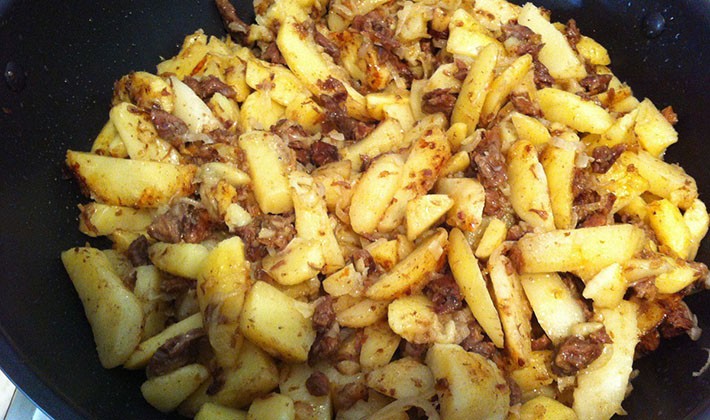 Recipes for stewed potatoes with meat and mushrooms